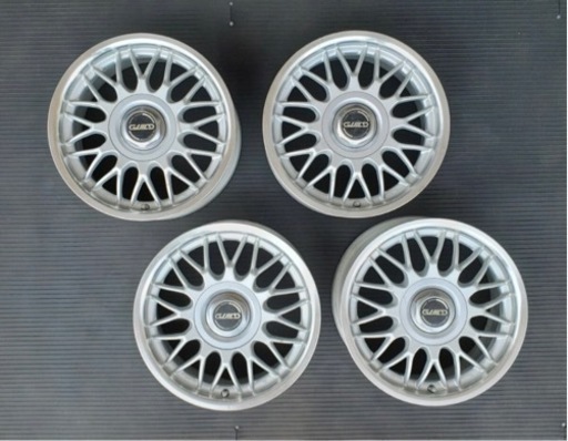 車のパーツ タイヤ、ホイール