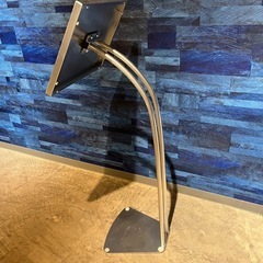 こちらは引取りが決まりましたメニュースタンド　シルバーメタルの画像