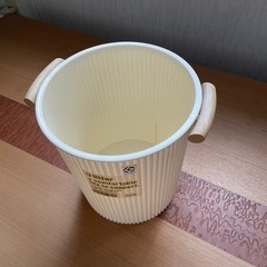 ゴミ箱大小2個セット。おしゃれ/ウェイビー905。サイズ大は直径...