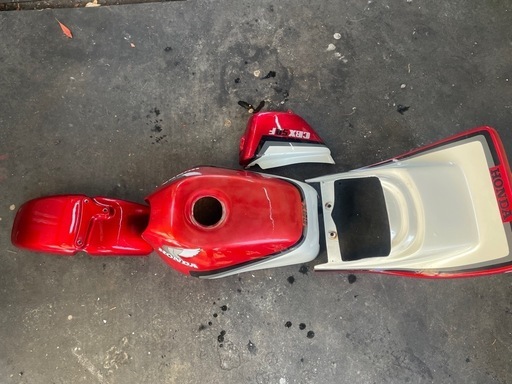 ‼問い合わせが多い為️一旦止めますエイプ　CBX外装‼️