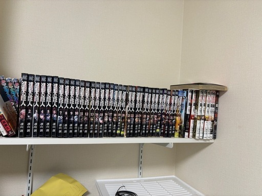 進撃の巨人全巻、からくりサーカス全巻、おまけ