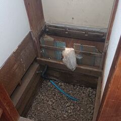 投稿タイトル: 大工さん募集！　トイレの床張り～便器設置できる方の画像