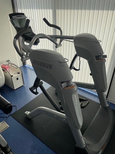 オクタン　業務用トレーニングマシン　ゼロランナー