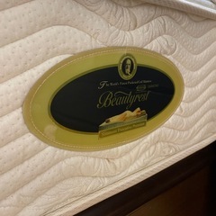 シモンズ　ベットダブル引き出し付き