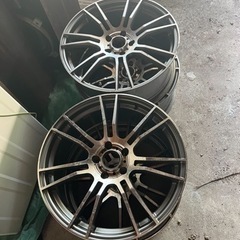 車のパーツ タイヤ、ホイール