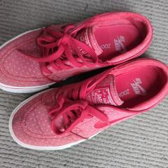 NIKEスニーカー23㌢の画像