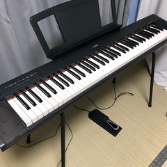 ヤマハ電子ピアノ（スタンドとフットペダル付き）