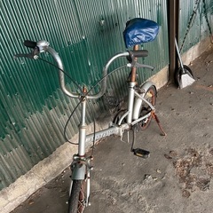 折りたたみ自転車の画像