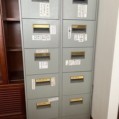 PULS 鍵付きスチールキャビネット5段　2セット　取りに来てい...