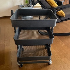 3段キャスター付きラック