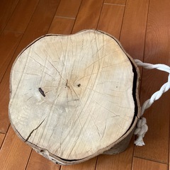 ハンドメイド❣️バトニング台まな板クロガネモチの木、カッティングや、キャンプバトニンク台、椅子、バンドメイド❣️の画像