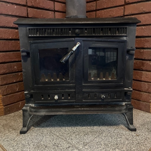 薪ストーブの有る生活してみませんか？炎は安らぎます。