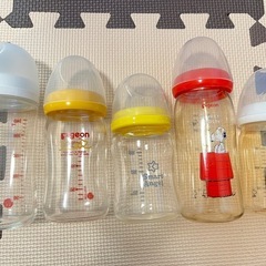 【取引終了】ピジョン　哺乳瓶　スヌーピー　ミルトンケース付きの画像