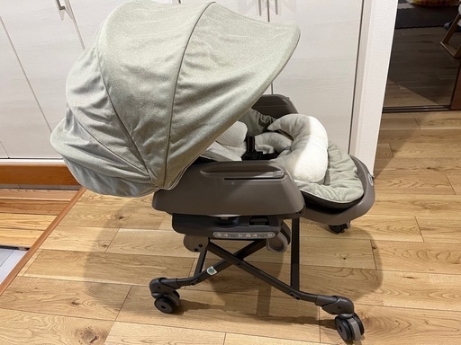 Combi ネムリラ AUTO SWING BEDi EGヘーゼルベージュ 電動