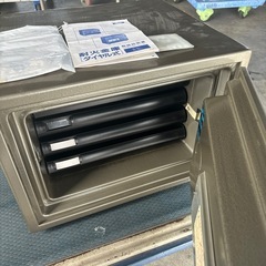 金庫⭐︎中古☆カギ付きの画像