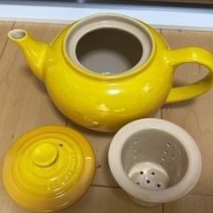 ル・クルーゼ　ティー　ポット　中古品の画像