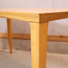 IDC OTSUKA(大塚家具)にて取り扱われているブランド秋田木工のＮ-T005 ナラ材 ダイニングテーブルです！細身の脚が軽やかなダイニングを演出してくれる優しい雰囲気の北欧スタイルの食卓♪