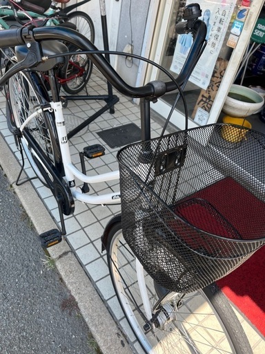 26インチ 白のママチャリ
