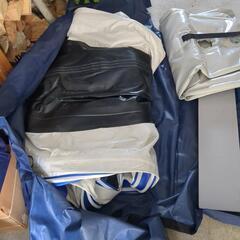 ゴムボート、船外機、付属品一式の画像