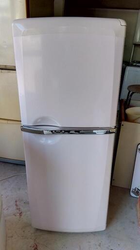 三菱ピンクの冷凍冷蔵庫