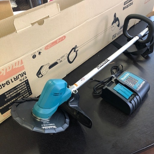 中古ですがほぼ新品！ マキタ 充電式芝刈り機 MUR194DSF