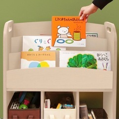 【お取引中】３段絵本ラックの画像