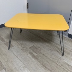 折り畳みテーブルの画像