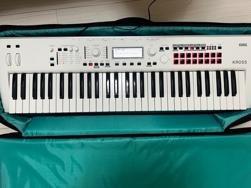 値下げ！【超美品】KROSS2-61 限定ホワイト　ケース・箱・SDカード付き