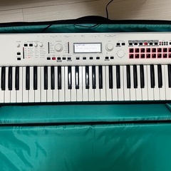 値下げ！【超美品】KROSS2-61 限定ホワイト　ケース・箱・...