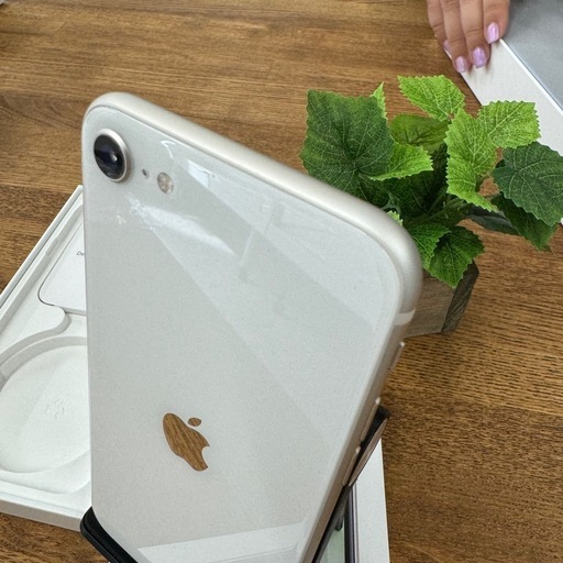 iPhone SE3