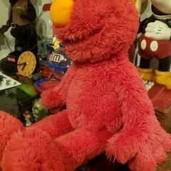 ユニクロUNIQLO×カウズKAWS×セサミSESAMEエルモぬいぐるみの画像