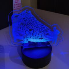 光る置物の画像