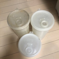 タッパーウェアーTupperware 液体入れ×3つ　まとめ売りの画像