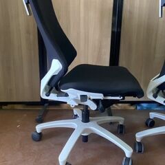 イトーキ　エフチェア　2脚セット　座面高さが調整不可の画像