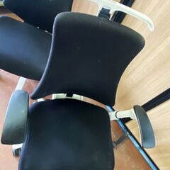 イトーキ　エフチェア　2脚セット　座面高さが調整不可の画像