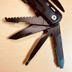 11in1・多機能マルチツールハンマー（ブラック）ケース付きの画像