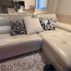 ソファー
の画像