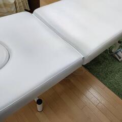 電動エステベッドの画像