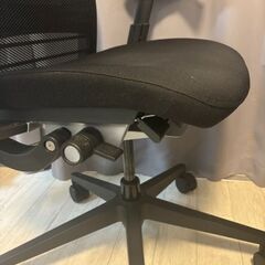 steelcase　オフィスチェアの画像