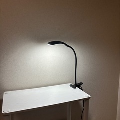 タッチ式💡角度自由⭐️クリップ型LEDライト(フレキシブルアーム)