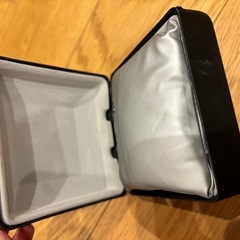 university 腕時計　ケース　の画像