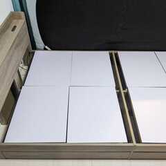 コンセント付きセミダブルベッド Semi-Double Bed with 2 Electrical Socketsの画像