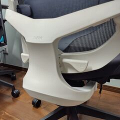 机用椅子　セリフト　マリンブルー&ブラック の2台／ぺルビックランバーサポート・稼働肘付／昇降式・キャスター付きの画像