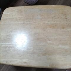 折りたたみテーブルの画像