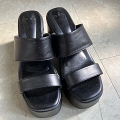 グレイル　厚底サンダル