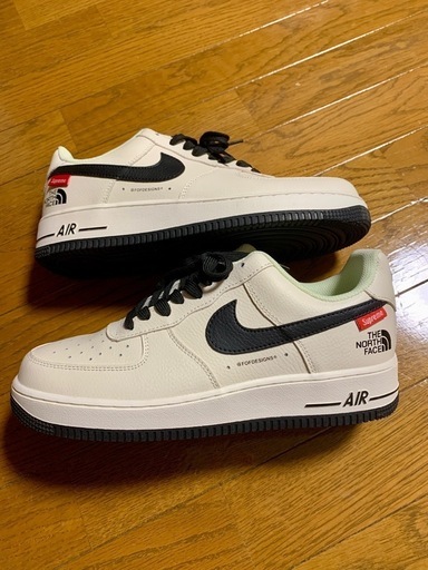 ナイキのコラボスニーカー