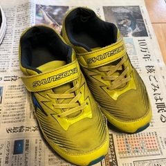 瞬足　運動靴　21cm 21.5cmの画像