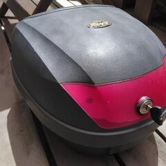 リアボックス（トップケース）