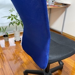 伸縮性デスクチェアの画像