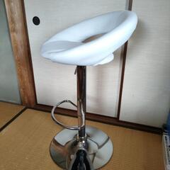 SALE❗️明日午前中まで。ハイチェア　カウンターチェア　ホワイト　　の画像